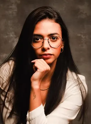 Camila Meneses Advogada